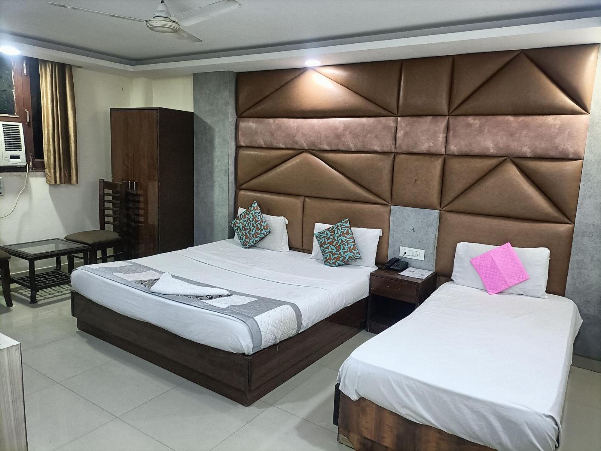 Hotel Le Mount Near Igi Airport Delhi *