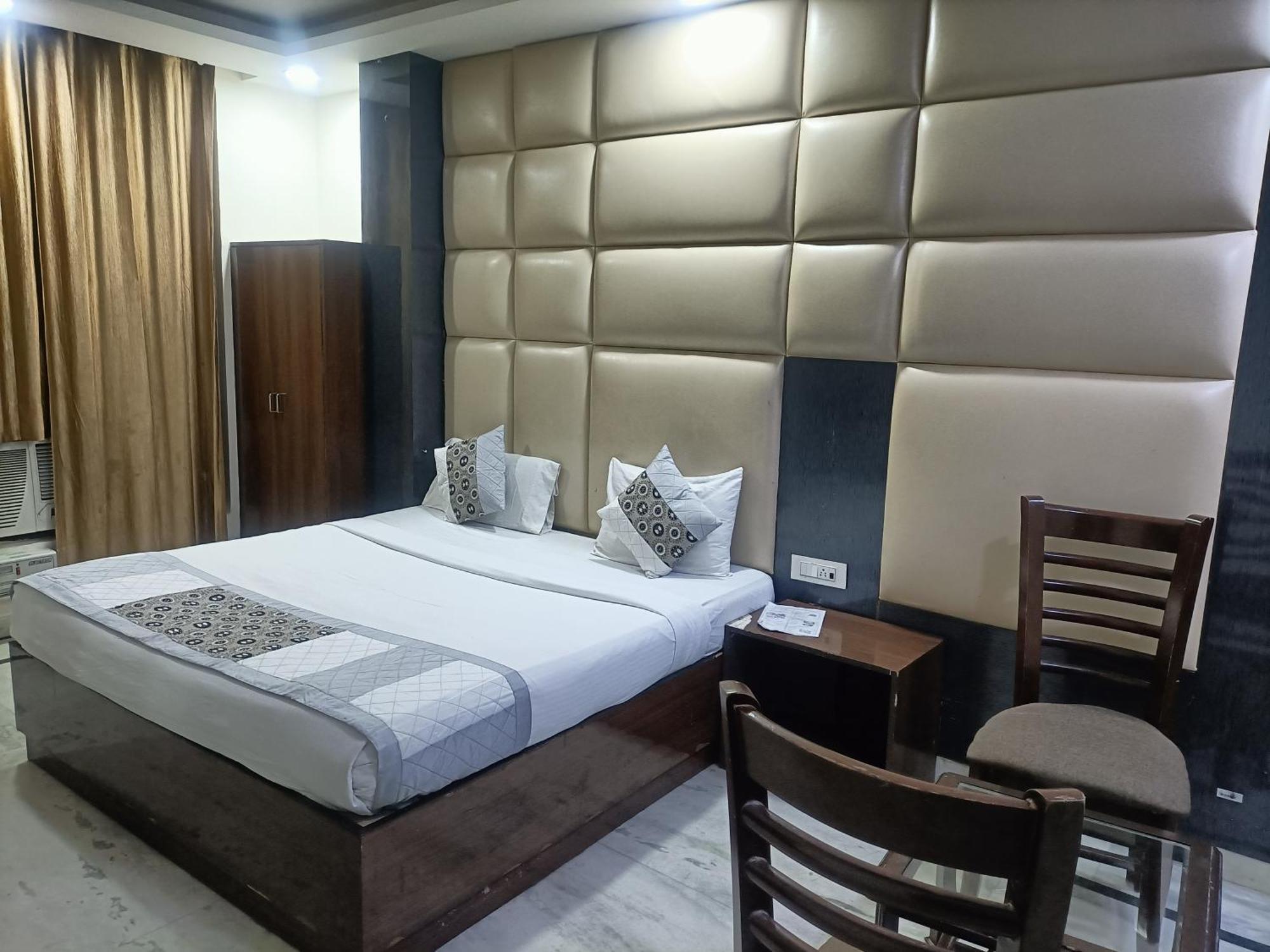 Le Mount Near Igi Airport Delhi Hotel *