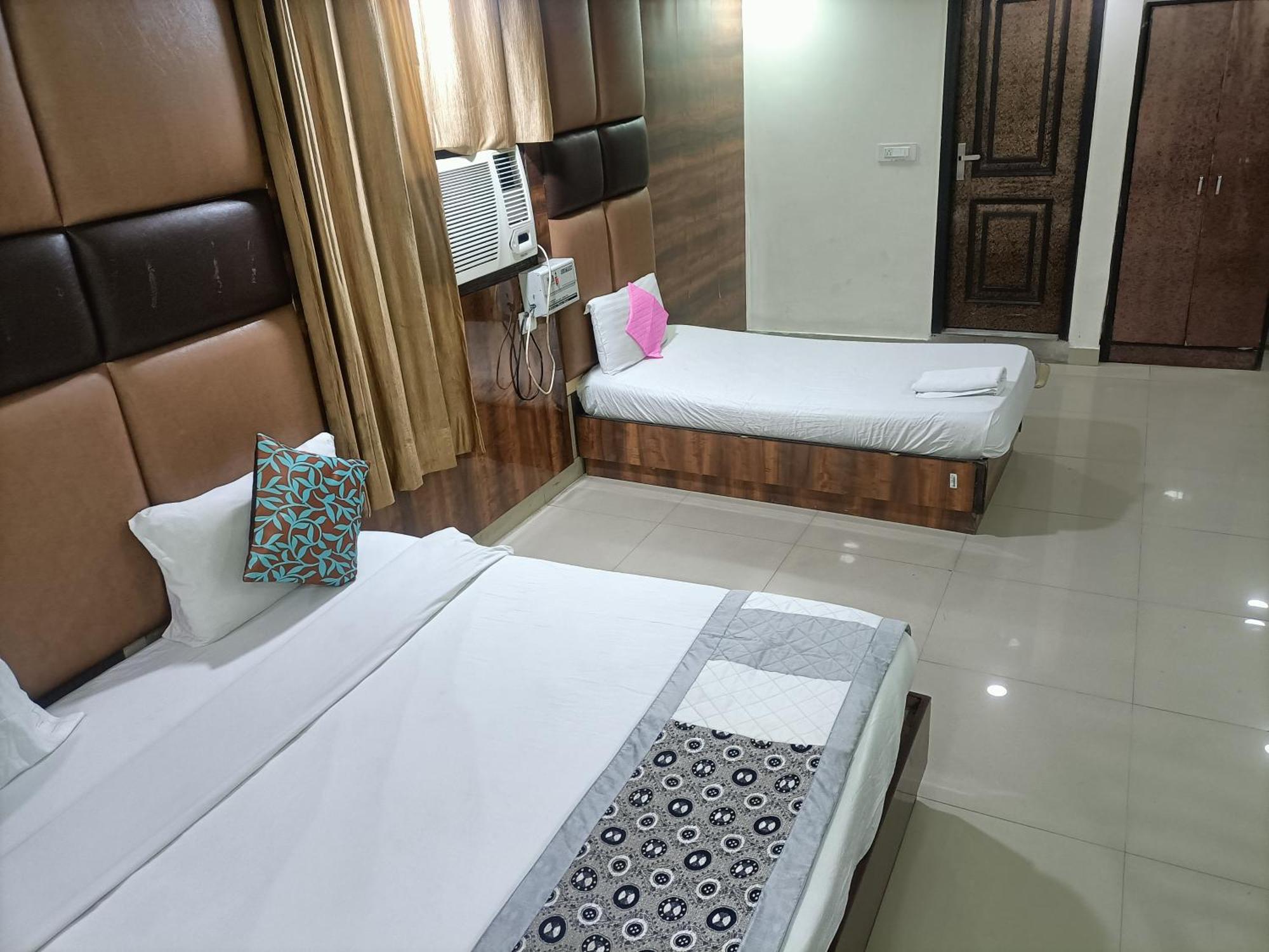Le Mount Near Igi Airport Delhi Hotel *