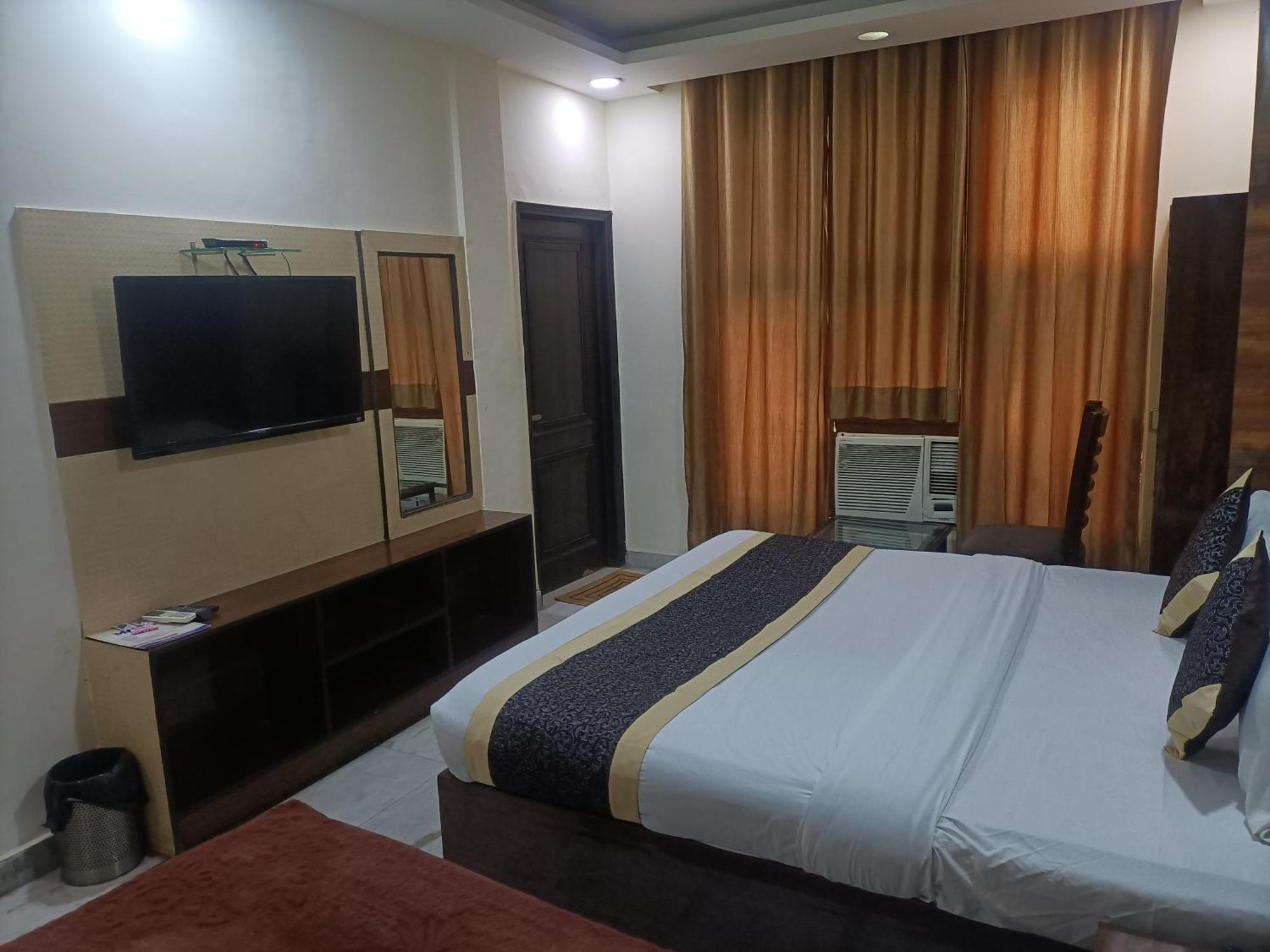 Hotel Le Mount Near Igi Airport Delhi *